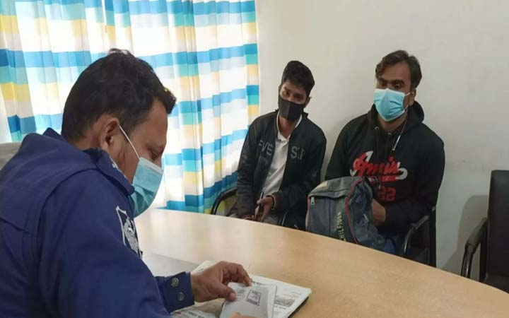 হিলি চেকপোস্টে এইএমপি ভাইরাস প্রতিরোধে বাড়তি সতর্কতা