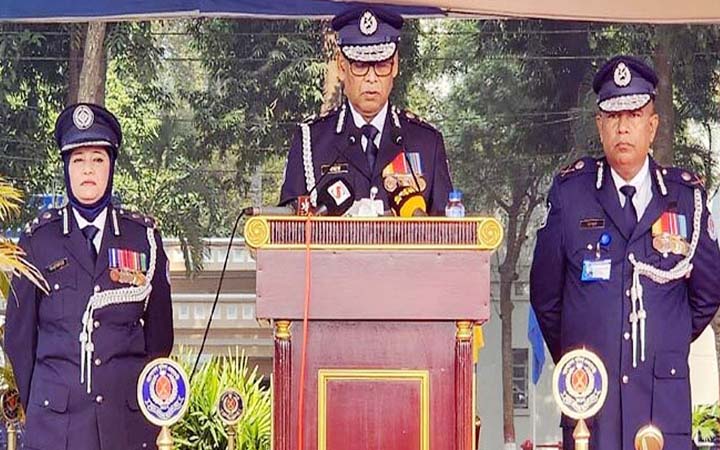 পুলিশকে রাজনৈতিক প্রভাবমুক্ত করতে আমরা সবাই একাত্মা: আইজিপি