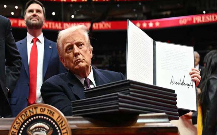 ফেব্রুয়ারিতেই চীনা পণ্যে বাড়তি শুল্ক আরোপের চিন্তা ট্রাম্পের