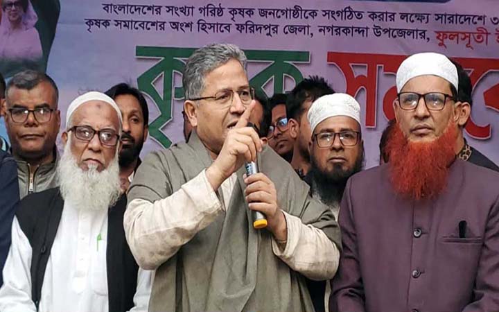 ৬ মাস পার না হতেই আ.লীগের প্রতি এত মায়া: কৃষকদল সম্পাদক