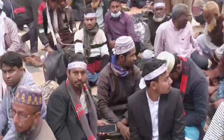 রাজধানীতে ইবতেদায়ি শিক্ষকদের অবস্থান কর্মসূচি