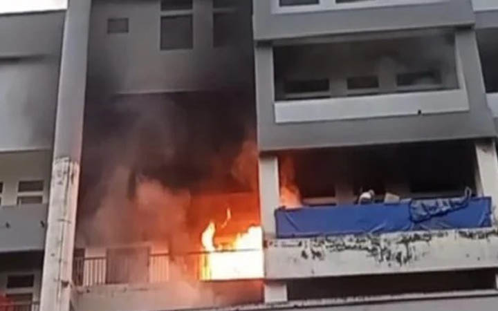 দিনাজপুর মেডিকেল কলেজ হাসপাতালে আগুন