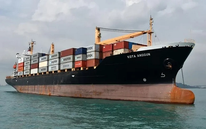 করাচি থেকে চট্টগ্রামে এলো পণ্যবাহী জাহাজ