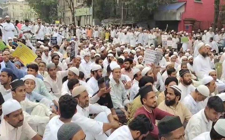 ভারতজুড়ে বিতর্কিত ওয়াক্‌ফ বিলের প্রতিবাদে বিক্ষোভ