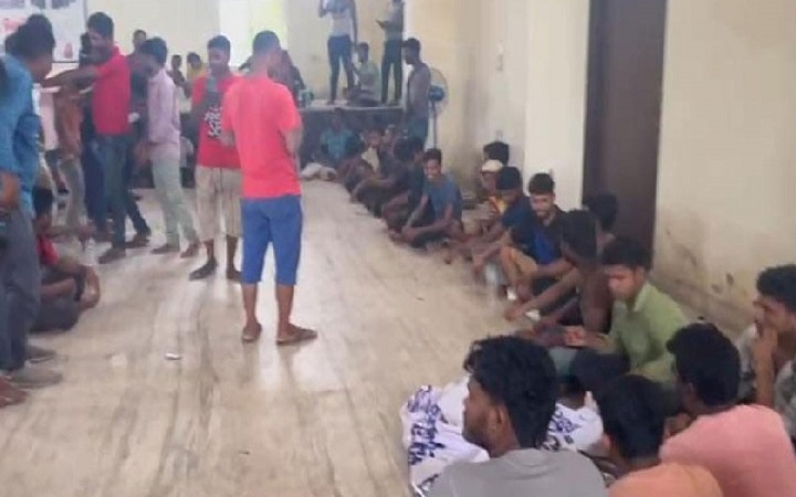 ভয়ে বাংলায় কথা বলছেন না ভারতের পশ্চিমবঙ্গের মানুষ