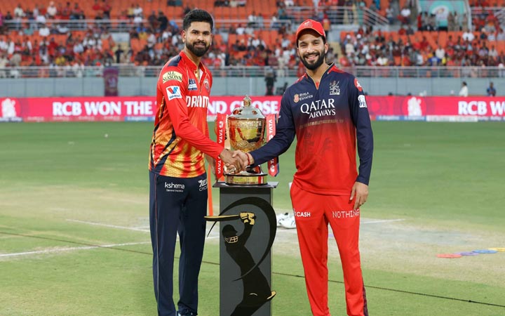 আইপিএলের ফাইনালে আজ মাঠে নামছে বেঙ্গালুরু-পাঞ্জাব