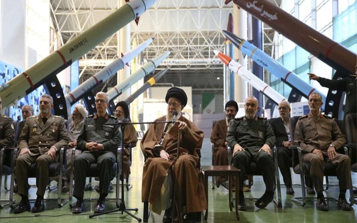 ইরানি ক্ষেপণাস্ত্র থেকে ‘সব সীমা’ তুলে নিলেন খামেনি!