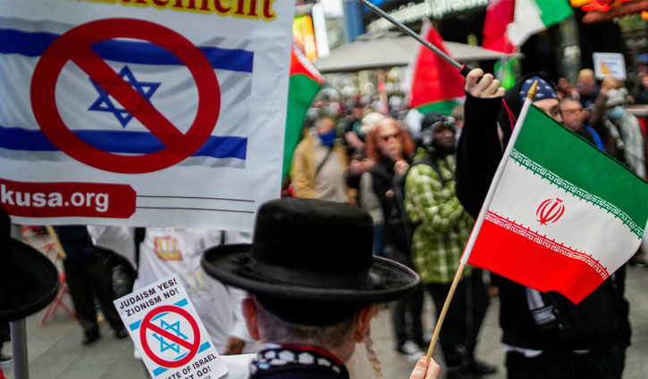 ইরানে ইসরায়েলের হামলার বিরুদ্ধে নিউ ইয়র্কে বড় বিক্ষোভ