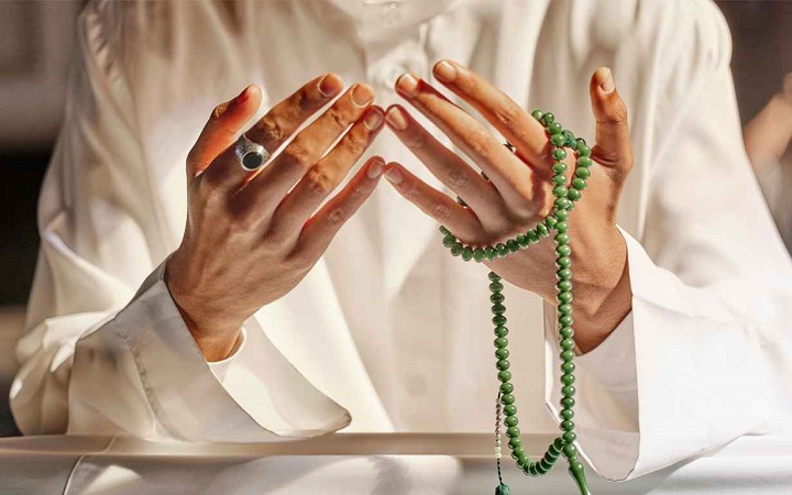 গায়েবি সাহায্য লাভের ৫ দোয়া: দুঃসময়ে আল্লাহর রহমত পেতে করণীয়