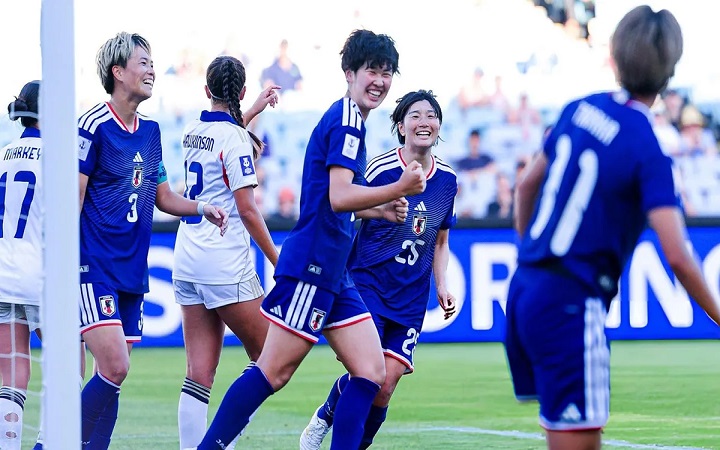 ফিলিপাইনের জালে সাত গোল দিয়ে সেমিতে জাপান