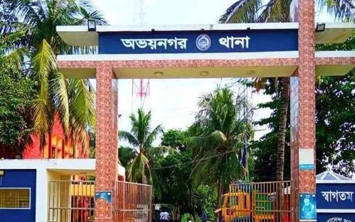 অভায়নগরে জিয়া বাহিনীর প্রধান বোমা হামলায় নিহত