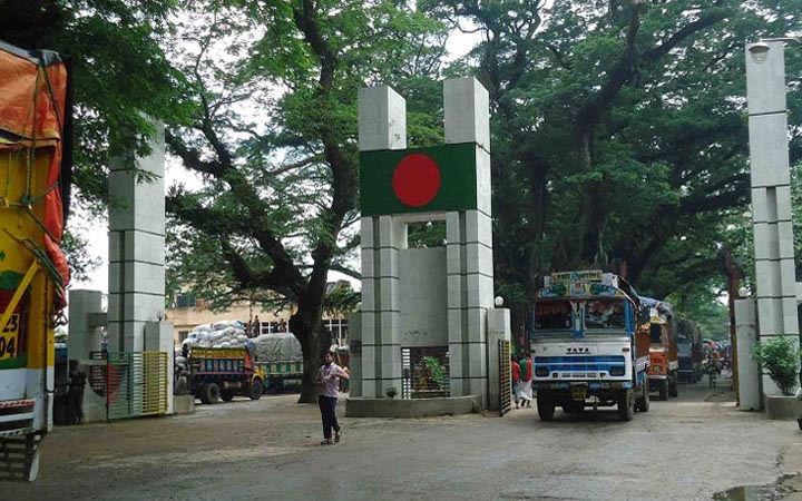 ৫ দিন পর বেনাপোল বন্দরে আমদানি-রপ্তানি শুরু