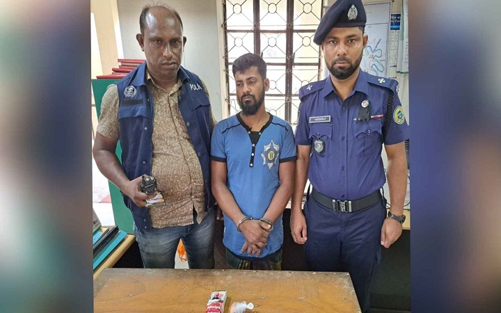 ঝালকাঠিতে ইয়াবাসহ মাদক কারবারি গ্রেফতার
