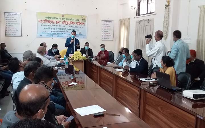 পাবনায়  প্রায় তিন লাখ শিশু খাবে ভিটামিন ‘এ’ প্লাস ক্যাপসুল