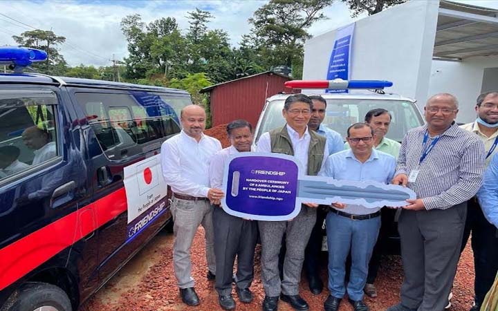 রোহিঙ্গা শরণার্থীদের স্বাস্থ্য সেবায় ফ্রেন্ডশিপকে ৩টি অ্যাম্বুলেন্স দিয়েছে জাপান