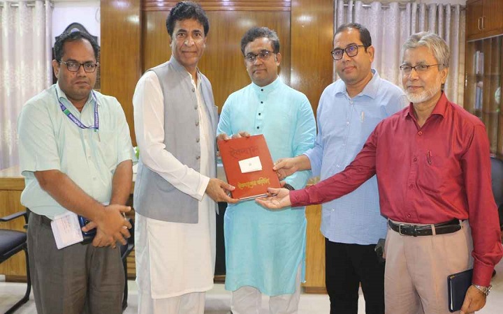 জাবি ভিসি’র সঙ্গে পাকিস্তান হাইকমিশনারের সৌজন্য সাক্ষাৎ