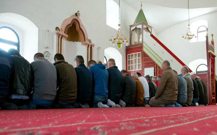 জুমার দিন গোসল করার নির্দিষ্ট কোনো সময় আছে কি?