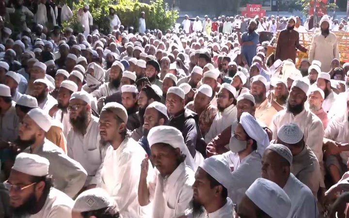 কাকরাইল মসজিদের সামনে সাদপন্থীদের অবস্থান