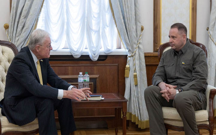 যুক্তরাষ্ট্র-রাশিয়ার বৈঠকের পর এবার ইউক্রেনে মার্কিন দূত