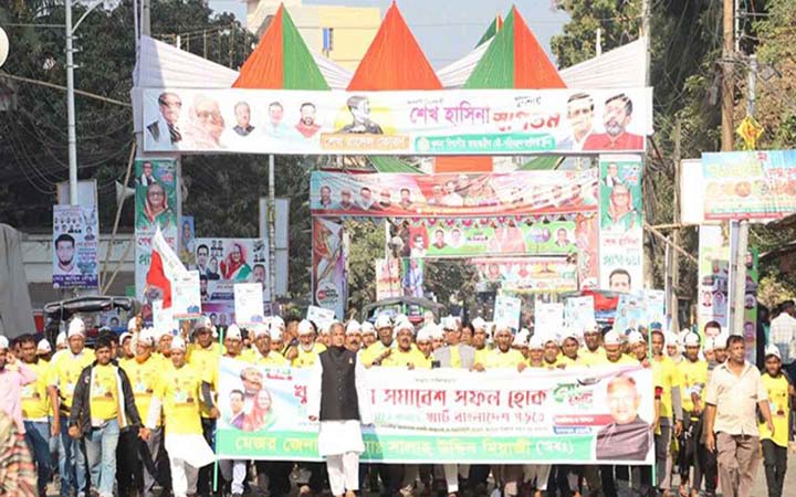খুলনায় প্রধানমন্ত্রীর সমাবেশস্থলে জড়ো হচ্ছেন নেতাকর্মীরা