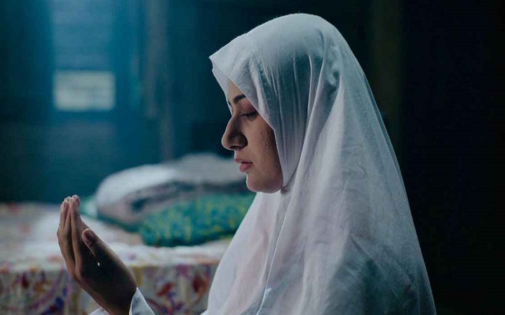 টিআরপির শীর্ষে নাটক ‘খুশবু’