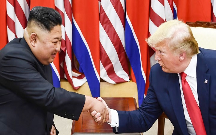 ফের কিমের সঙ্গে যোগাযোগ করতে চান ট্রাম্প