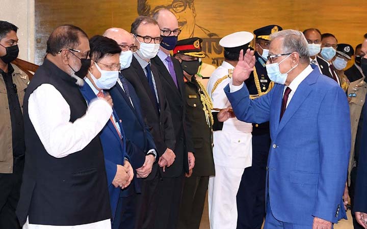 স্বাস্থ্য পরীক্ষায় জার্মান ও যুক্তরাজ্যের উদ্দেশ্যে রাষ্ট্রপতির ঢাকা ত্যাগ