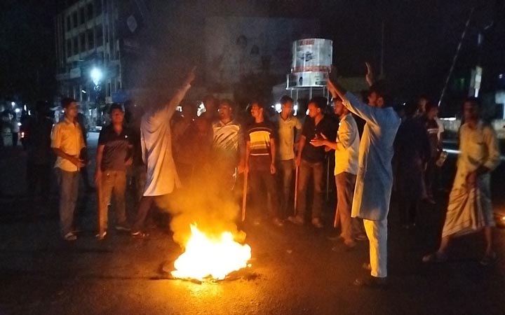 নুরের ওপর হামলার প্রতিবাদে কুষ্টিয়ায় বিক্ষোভ