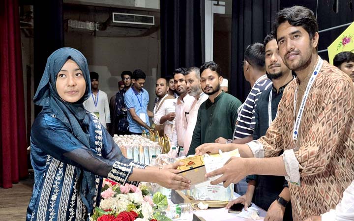 মাদারীপুরে ৪০০ কৃতি শিক্ষার্থীকে সংবর্ধনা দিলো ইসলামী ছাত্রশিবির