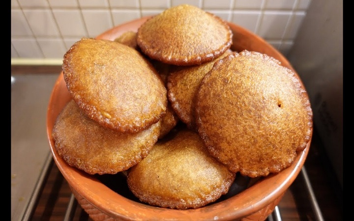 শুকনো চালের গুঁড়া দিয়ে পোয়া পিঠা তৈরির রেসিপি