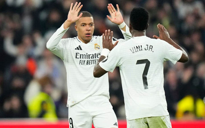 ‘মাদ্রিদ ডার্বি’তে রিয়ালকে বাঁচালেন এমবাপে