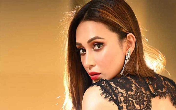 নিরাপত্তা চেয়ে আদালতে মিমি চক্রবর্তী