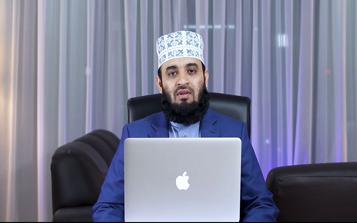 আবারও ফেসবুক পেজে ‘রেস্ট্রিকশন’, যা বললেন আজহারী