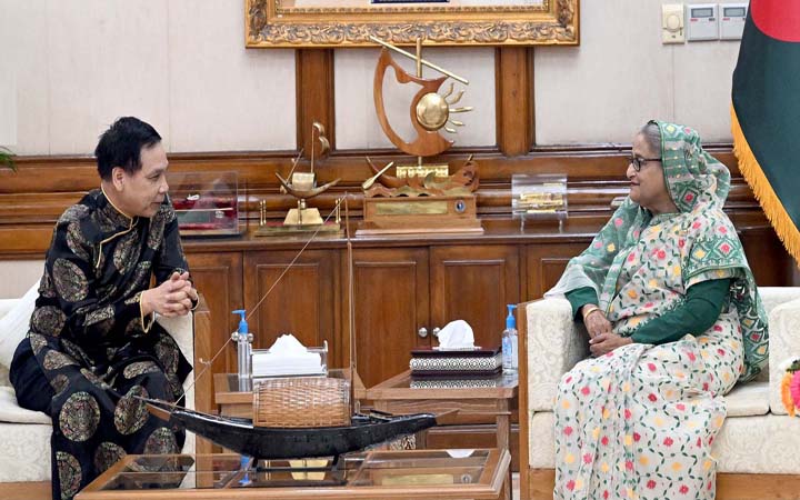 ভিয়েতনামের সাথে অর্থনৈতিক সহযোগিতা বাড়ানোর আহ্বান প্রধানমন্ত্রীর