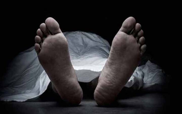 রাস্তার উপর থেকে অটোরিকশা চালকের গলাকাটা লাশ উদ্ধার