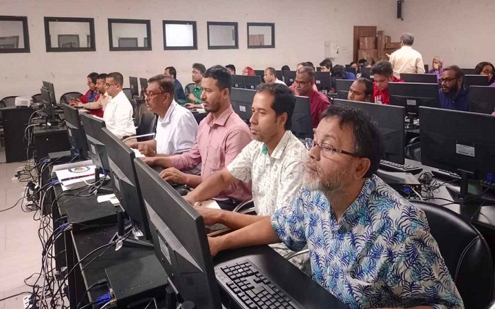 ডিআরইউতে সাংবাদিকদের এআই প্রশিক্ষণ কর্মসূচির তৃতীয় দিন