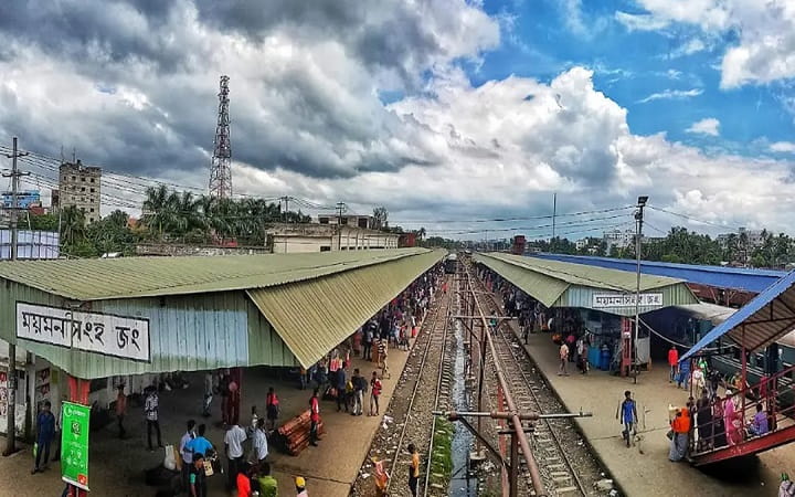 ময়মনসিংহে একই দিনে দুই ট্রেনের ইঞ্জিন বিকল