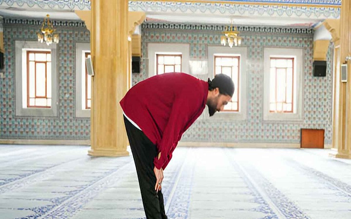 জরুরি প্রয়োজনে আগে দু’রাকাত নামাজ