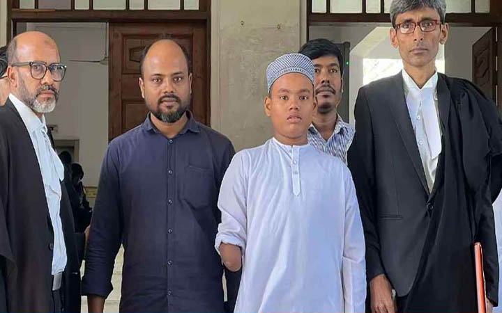 ক্ষতিপূরণ পায়নি হাত হারানো শিশু নাঈম, কারখানা মালিককে তলব