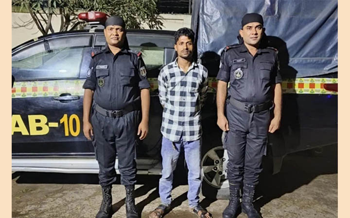 স্ত্রীকে কুপিয়ে হত্যার অভিযোগে স্বামী গ্রেফতার