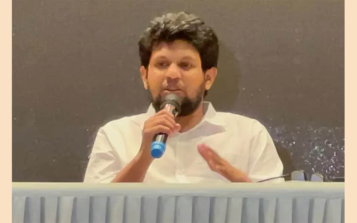 ছাত্রলীগের প্রচার-প্রসার আইনত নিষিদ্ধ : মাহফুজ আলম