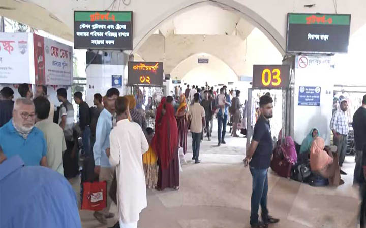 ট্রেনের ভয়াবহ শিডিউল বিপর্যয়