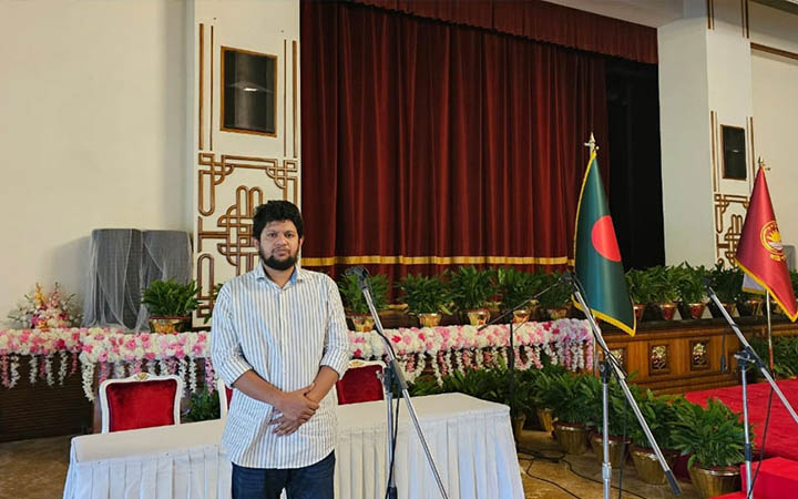 বঙ্গভবন থেকে সরানো হলো শেখ মুজিবের ছবি