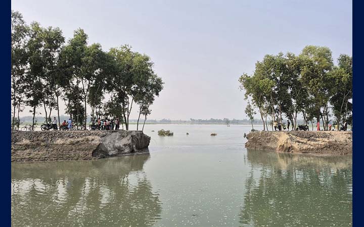 নীলফামারীতে তিস্তা সেচ খাল ভেঙে শতাধিক একর ফসলি জমি প্লাবিত