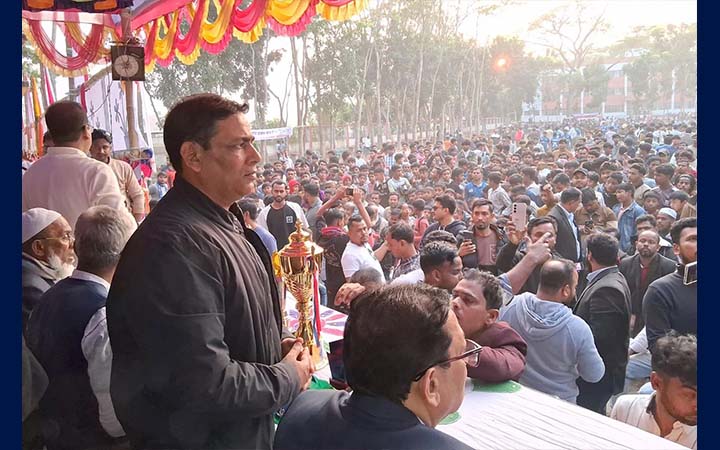 কালকিনিতে ক্রিকেট টুর্নামেন্টের পুরস্কার বিতরণ