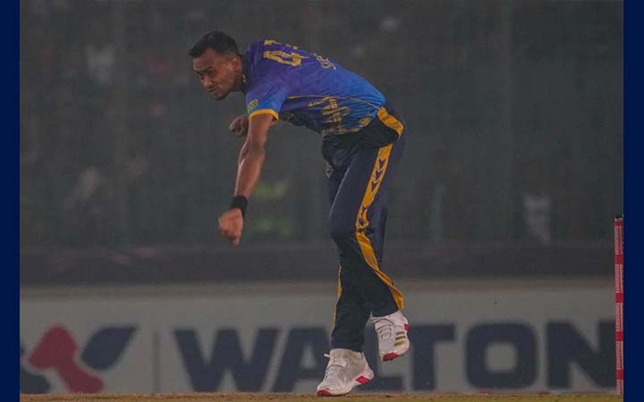 শেষ বলে শান্তকে ফিরিয়ে বিপিএলে শরিফুলের রেকর্ড