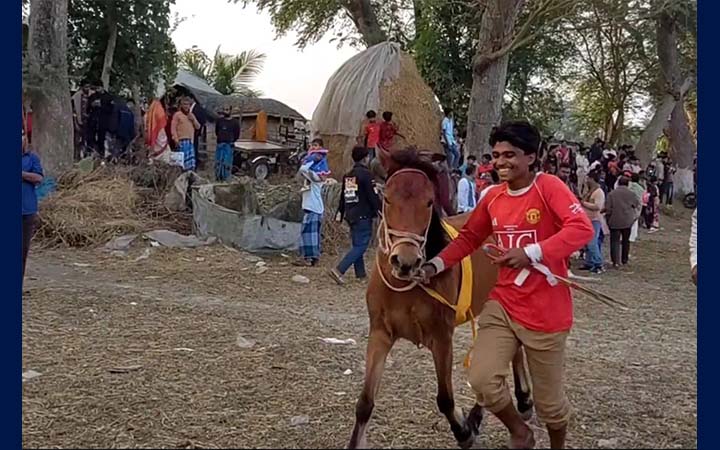 রাজৈরে ঐতিহাসিক ঘোড়দৌড় প্রতিযোগিতা অনুষ্ঠিত