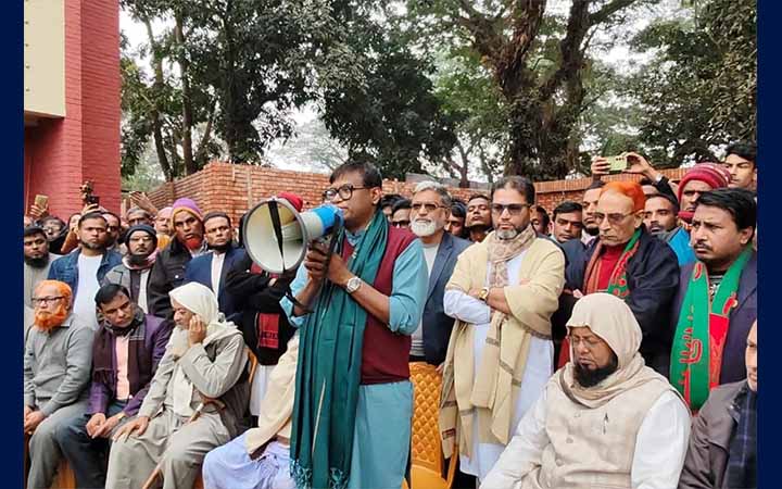 নানা প্রতিশ্রুতি নিয়ে ভোটারদের দ্বারে দ্বারে মাজেদ বাবু