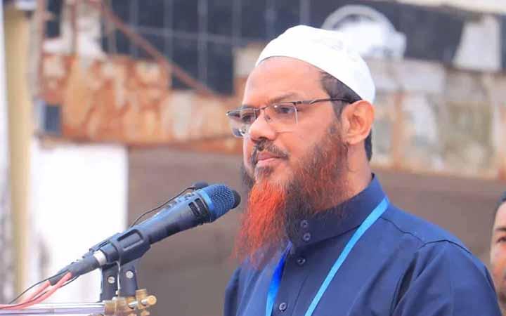 ‘সব ভোটকেন্দ্রে’ সেনা মোতায়েনের দাবি মুফতি ফয়জুল করিমের
