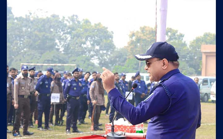 কুড়িগ্রামে জেলা পুলিশের ব্রিফিং প্যারেড অনুষ্ঠিত